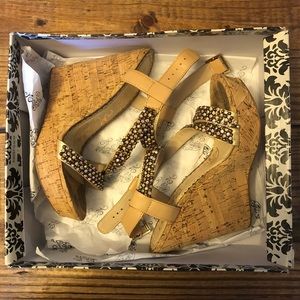 Naughty monkey wedges